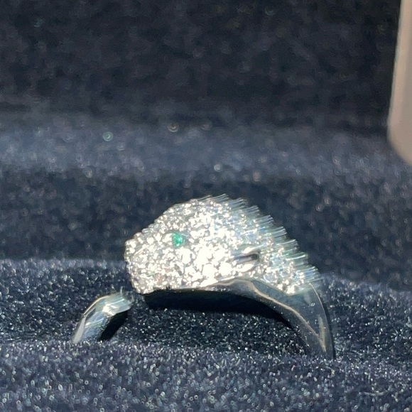 White gold Diamond Custom made from dubai! A head turner diamond ring! Best gift